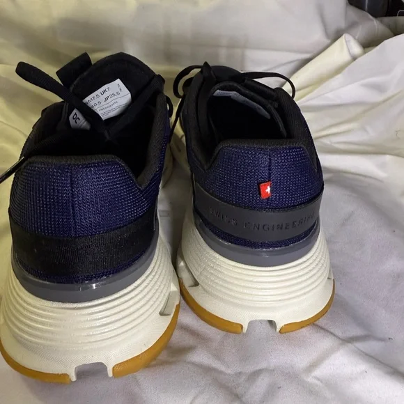 On Cloudnova size 7.5 Athletic Men sneaker - Picture 5 of 5